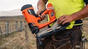 STOCKade ST400i 9 Gauge Cordless Fencing Stapler, 1-1/2" to 2"